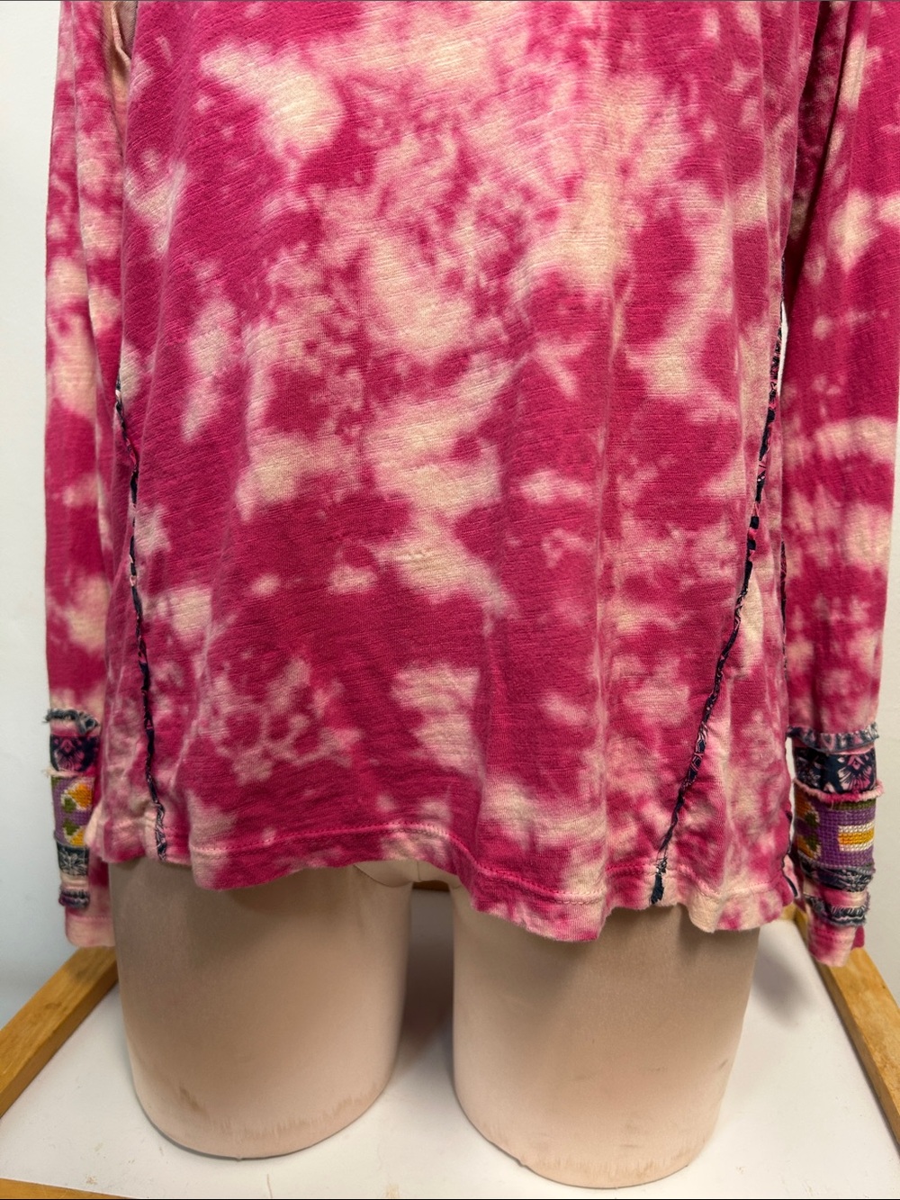 Sundance Boho Earthy Tie Dye Long Sleeve Distressed Embroidered Tee Womens S - Picture 6 of 15